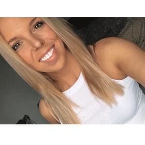 Meet your Posher, Dana